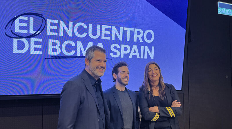 De izq a dcha, David Pueyo, director del Encuentro BCMA Spain, Ricardo Zafra, presidente de la asociación y Marta Lugrís, co-founder y directora Madrid Content School In-company