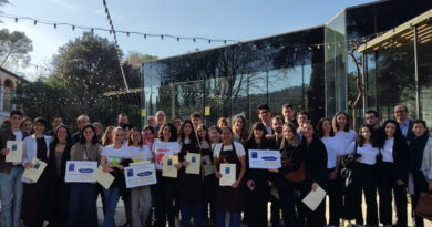 los equipos ganadores de Oro, Plata y Bronce y miembros del jurado de los Premios Ecotrophelia 2024